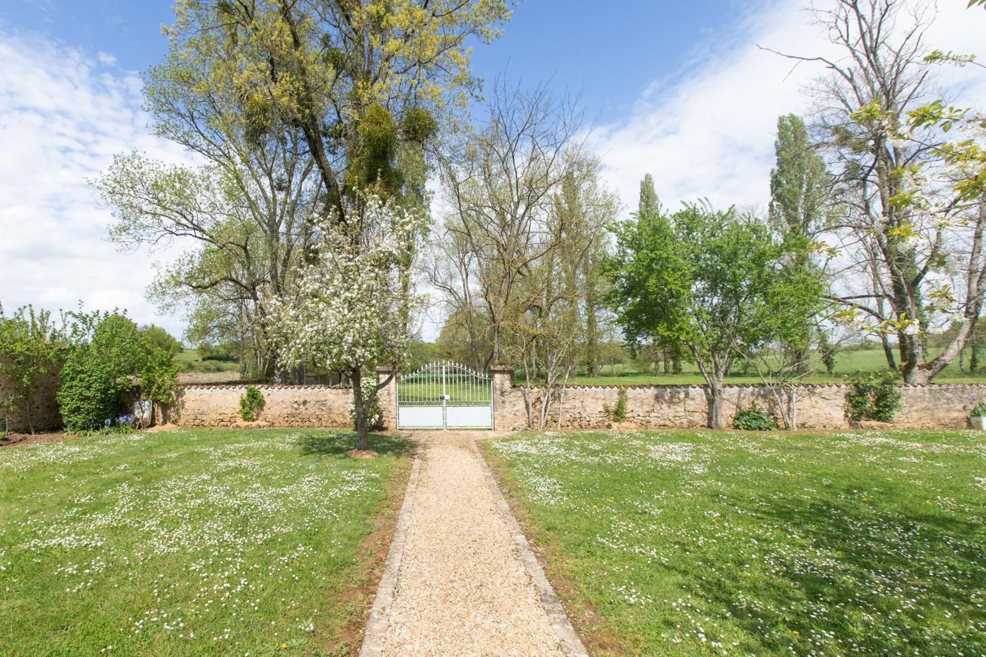 Le Clos Du Gue Pressac 外观 照片