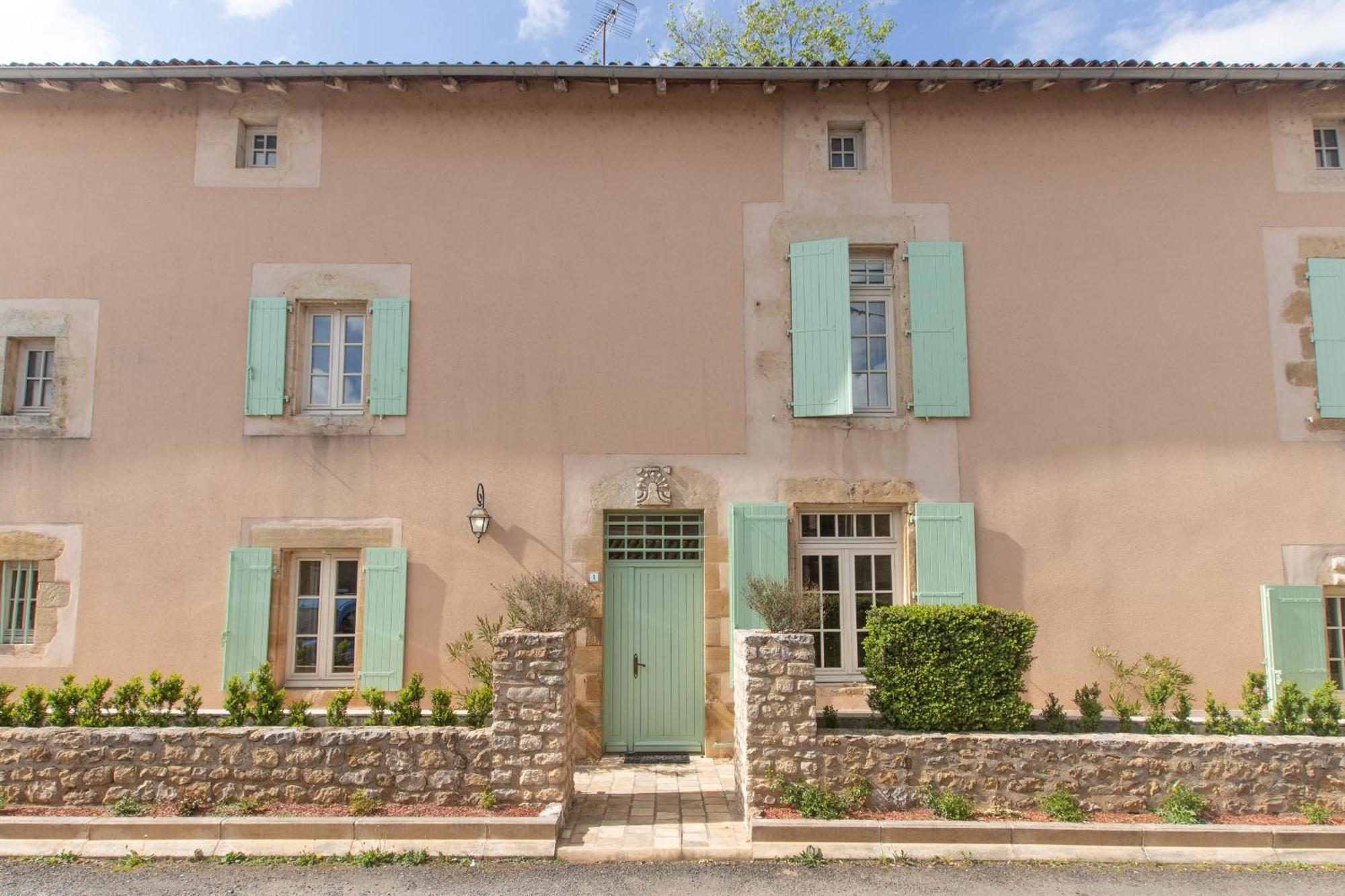 Le Clos Du Gue Pressac 外观 照片
